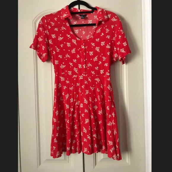 Forever 21 Dresses & Skirts - Floral Button Dress
